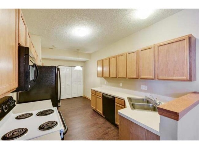Building Photo - 1604 Liberty Cir