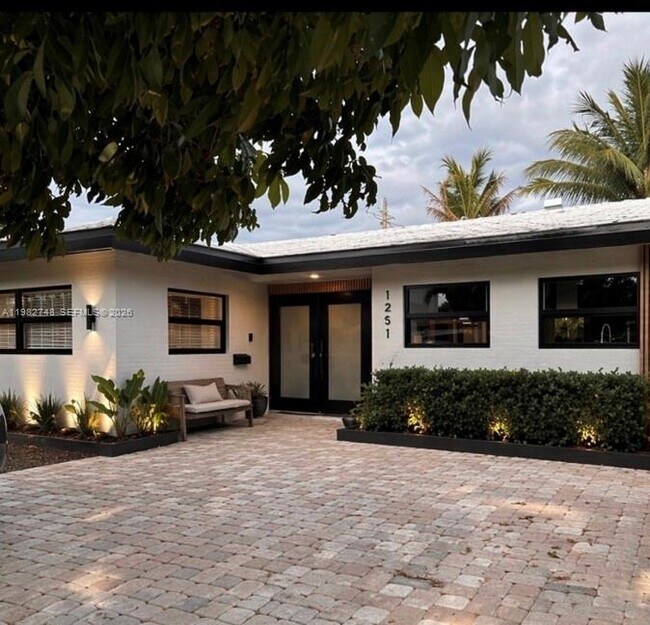 Building Photo - 1251 SW 11th Terrace
