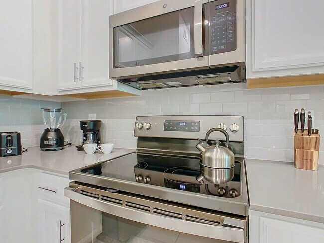 Building Photo - 8879 Cabot Cliffs Dr