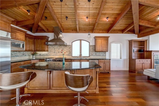 Building Photo - 2816 Manhattan Ave