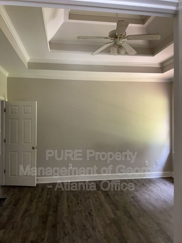 Building Photo - 27 N Hampton Dr