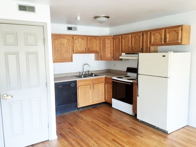 Interior Photo - 302CED
