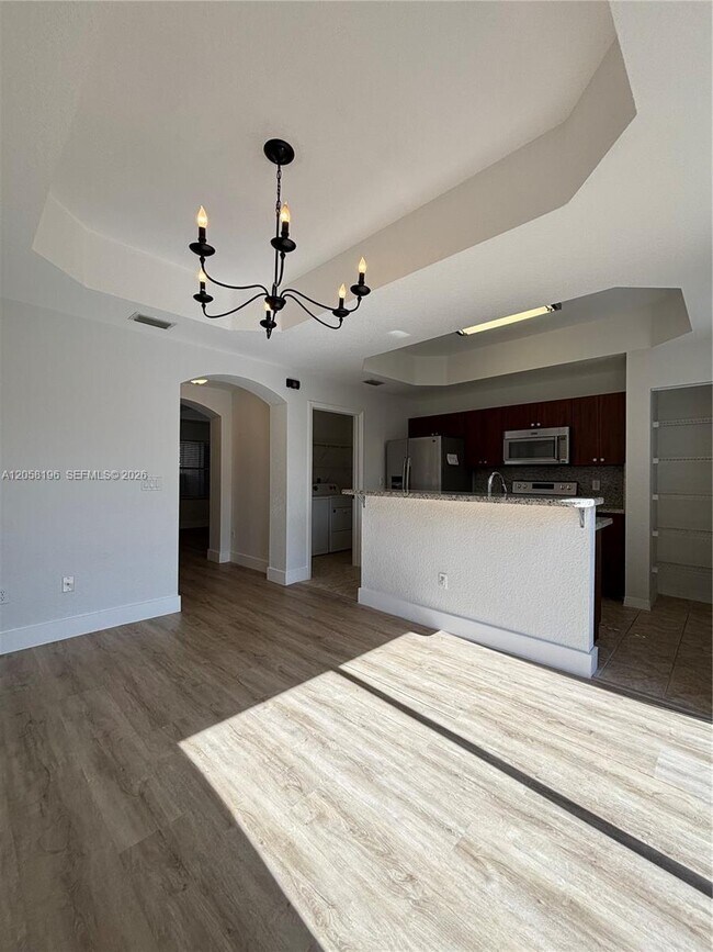 Building Photo - 4931 N Harbor Isles Dr