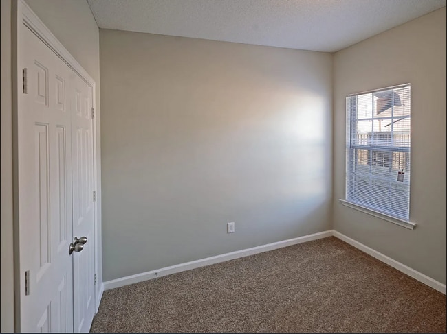 Building Photo - 4593 Tulip Run Dr