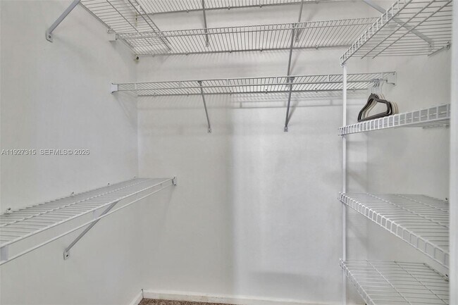 Building Photo - 2922 Medinah