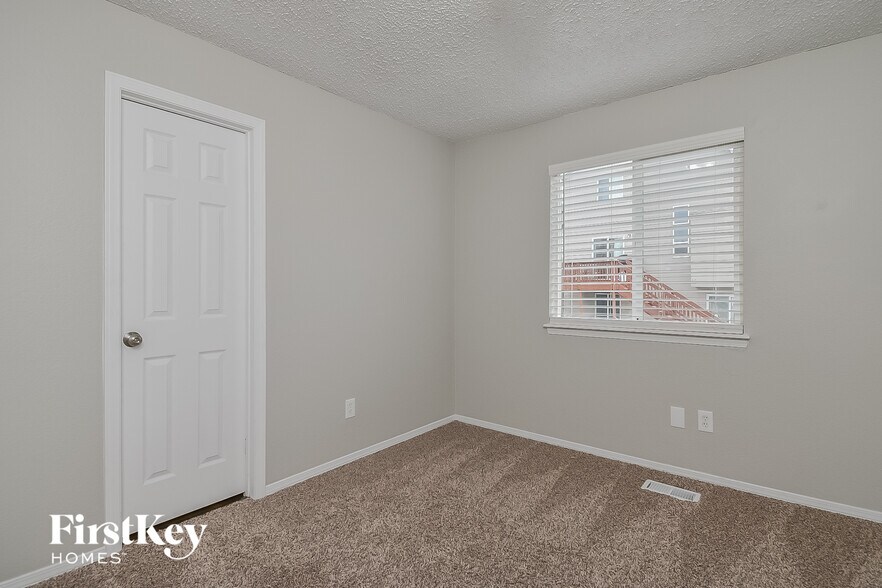 Building Photo - 5960 Faxon Ct