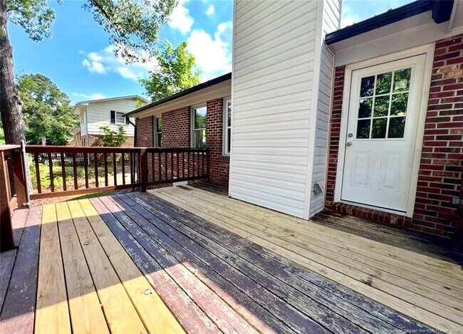 Building Photo - 715 Ashburton Dr