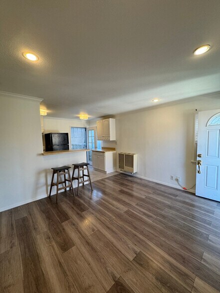 Building Photo - 1706 W Commonwealth Ave