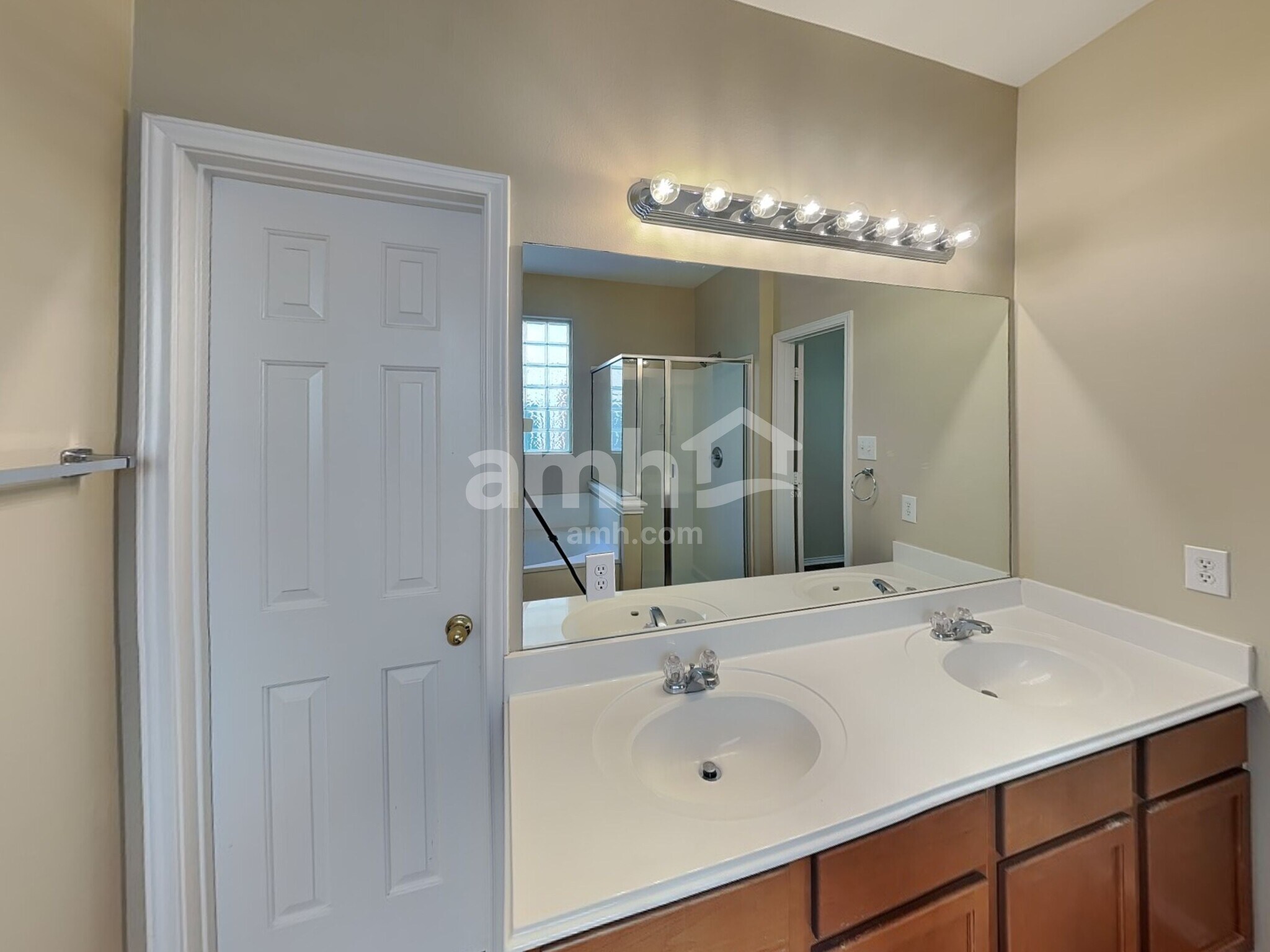 Building Photo - 26814 Sparrow Rdg