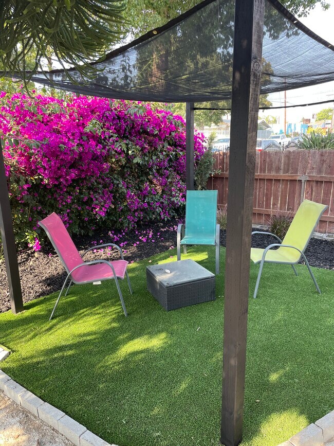 Sitting Area - 1742 W 36th St