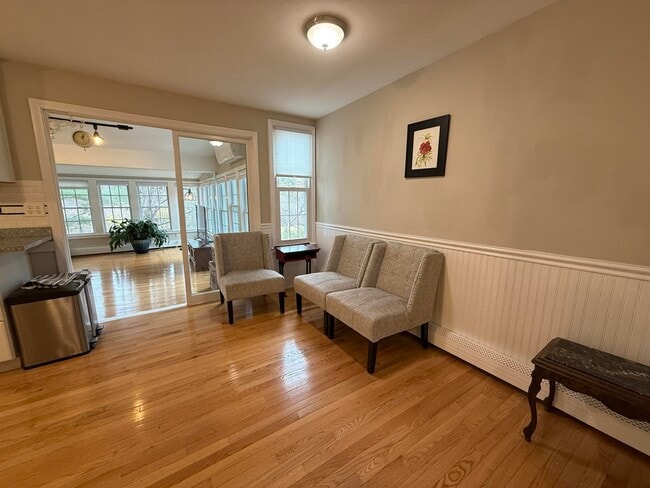 Building Photo - 4 Nelson Dr