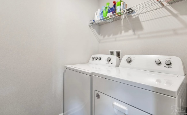 Building Photo - 9768 MilleeLoop