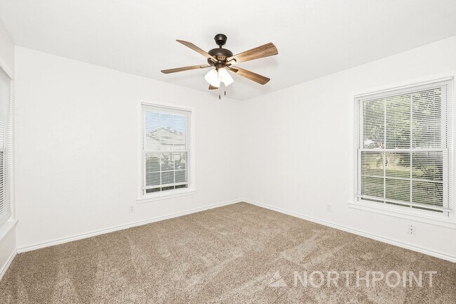 Building Photo - 3 BR/1BA | Updated Single Family Home | 1-Car Garage Parking | Great backyard