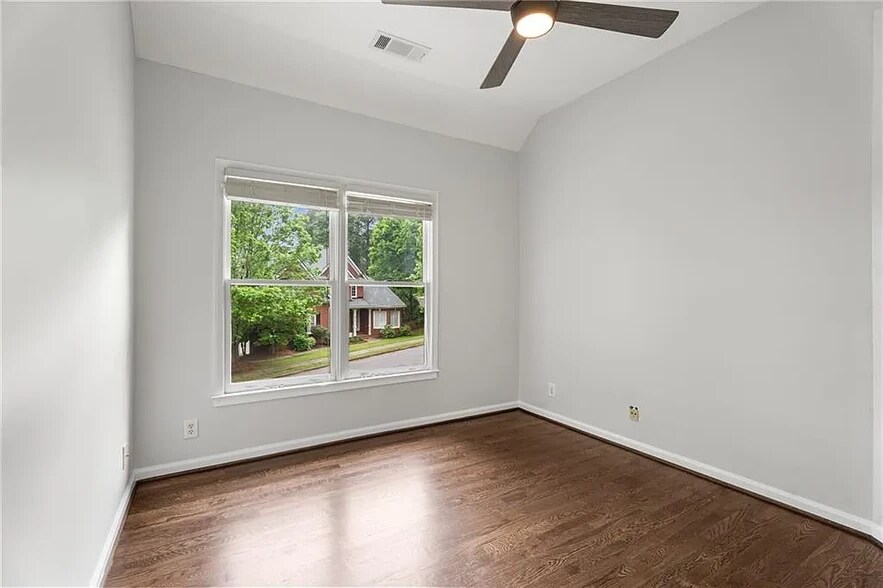Building Photo - 710 Glen Royal Dr