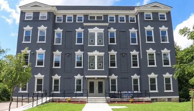Building Photo - 768 Ridgeway Ave