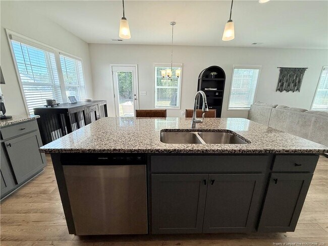 Building Photo - 39 Princelet Pt