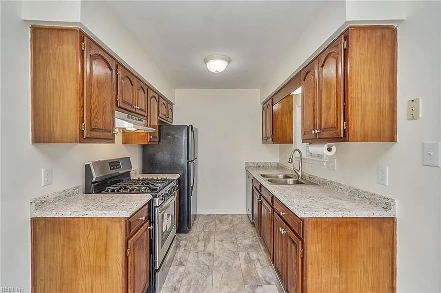 Building Photo - 1221 Garth Ct