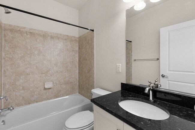 Building Photo - 3 Bed 4.5 Bath - Downtown Crown Townhouse ...