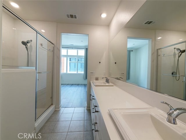 Building Photo - 400 Transport