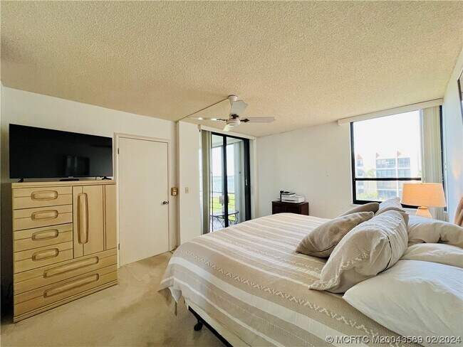 Building Photo - 3442 NE Causeway Blvd