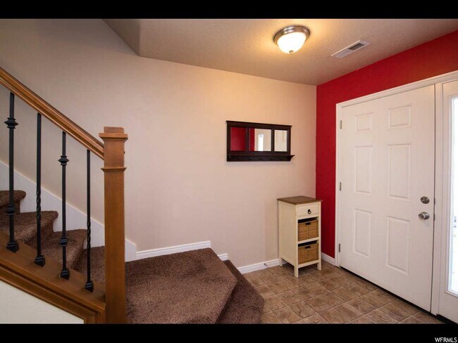 Building Photo - 183 Carrick Dr