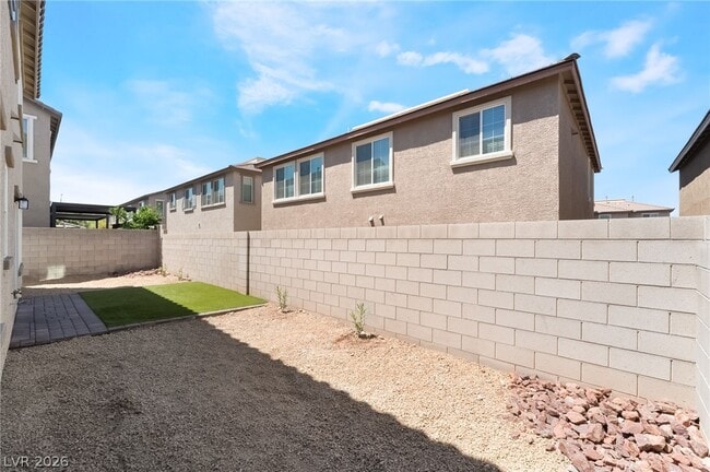 Building Photo - 1350 Bear Brook Ave