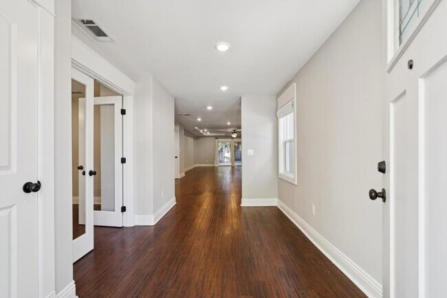Building Photo - 2081 Buttner Rd