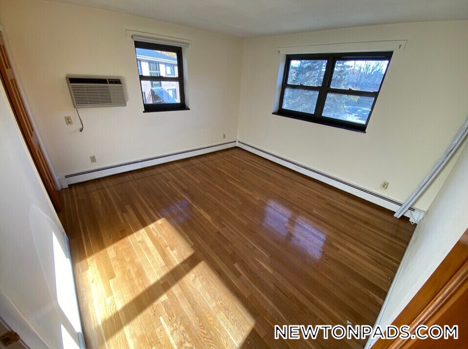 Building Photo - 266 Grove St