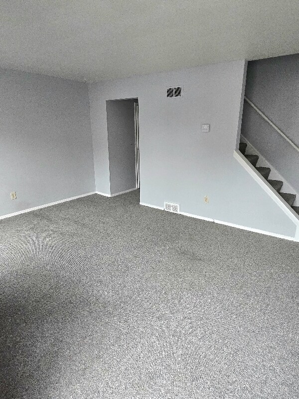 Building Photo - 7037 Paxton Rd