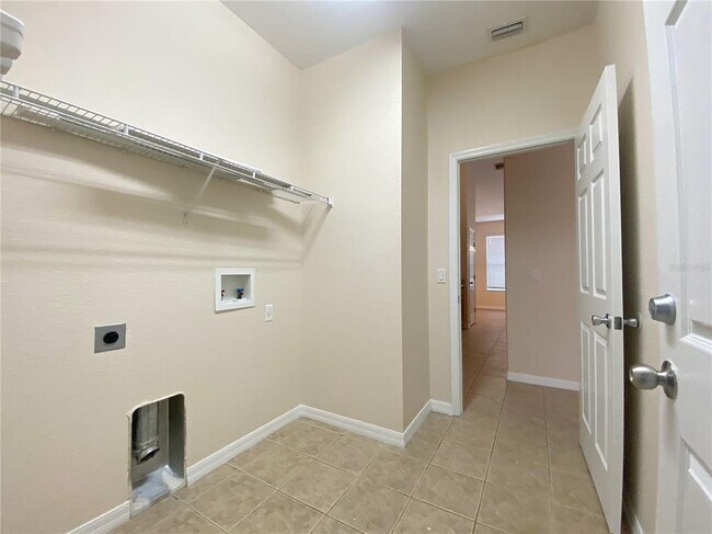 Building Photo - 398 Terranova St