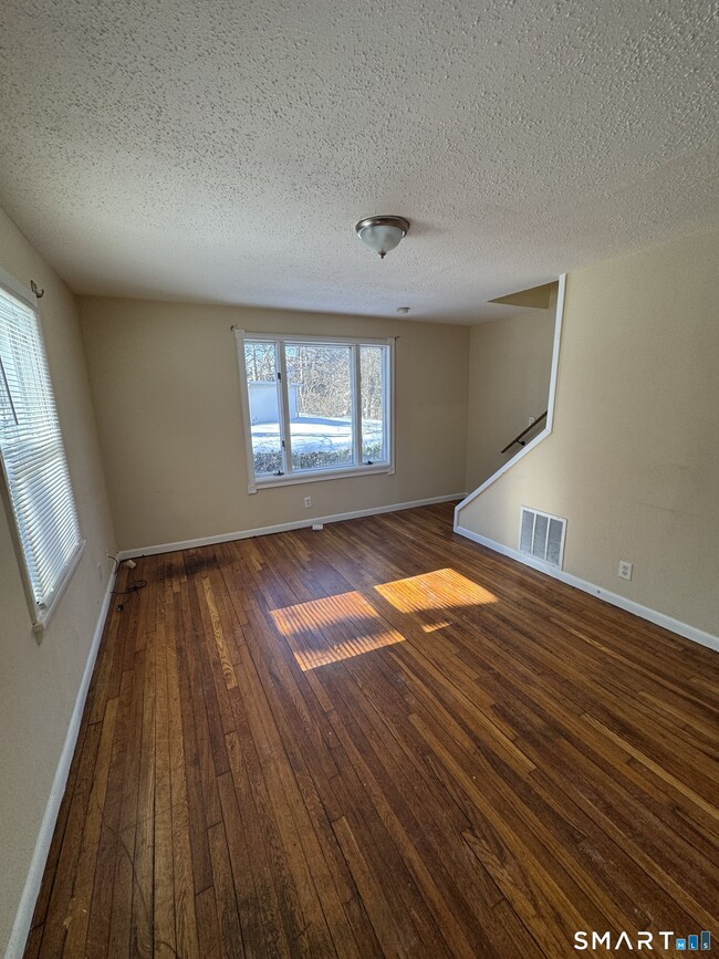 Building Photo - 117 Dupont Pl