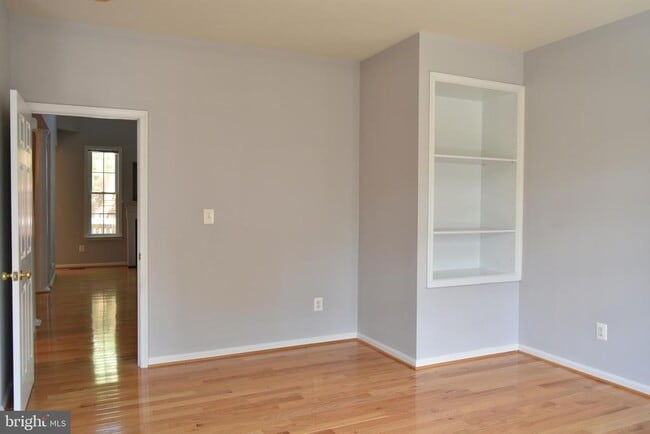 Building Photo - 20387 Fallsway Terrace