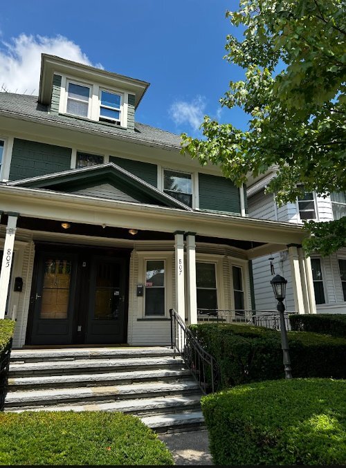 Building Photo - 807 N Irving Ave