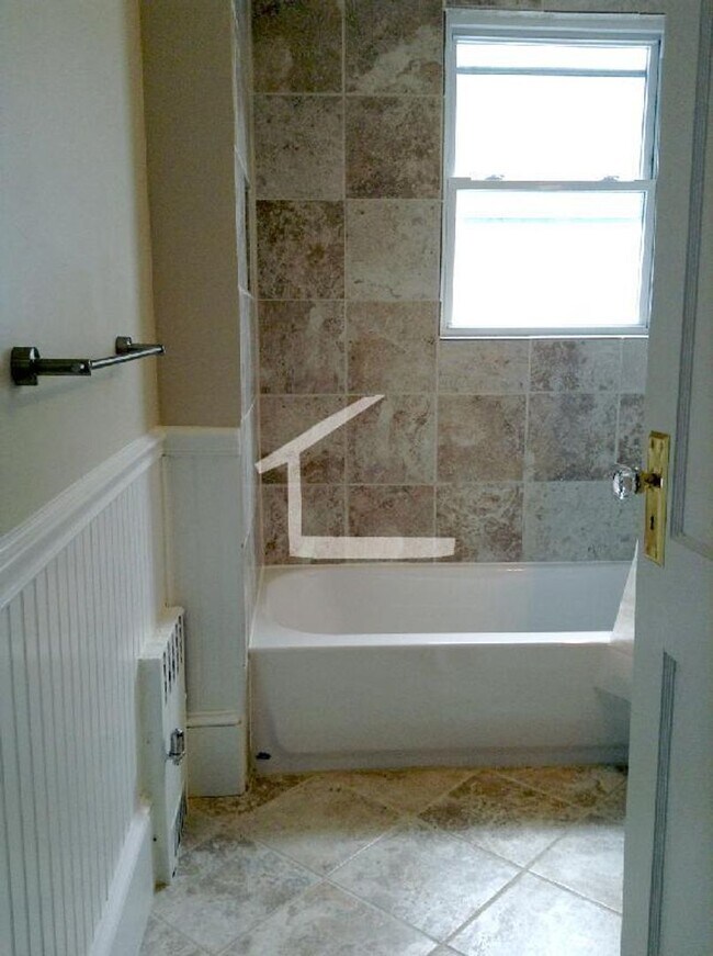Building Photo - Central Location. Heat, Hot Water Included...