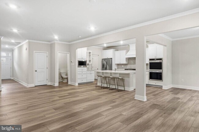 Building Photo - 32066 White Tail Dr