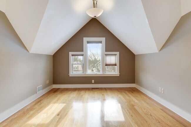 Building Photo - 1397 Englewood Ave