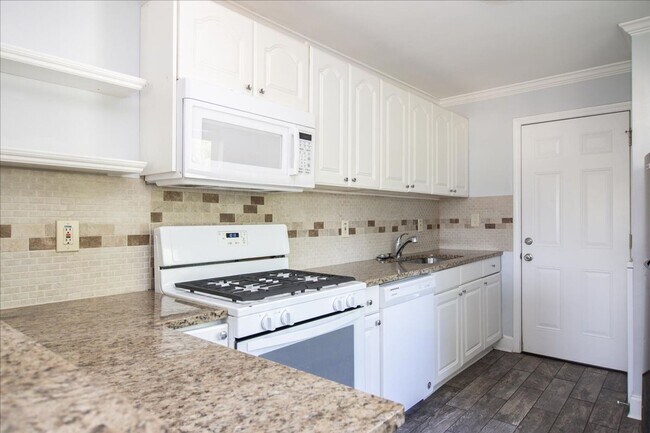 Building Photo - 1096 Herndon St NW