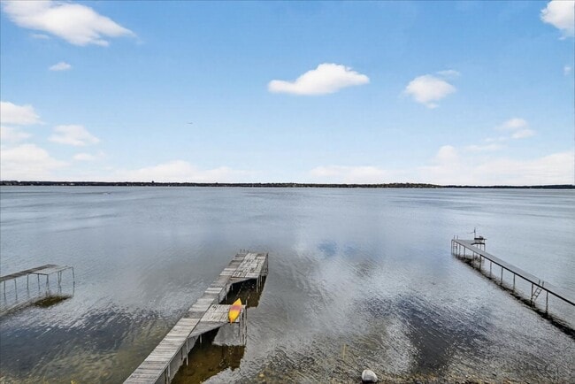 Building Photo - Urban Oasis on the Lake- Condo in Downtown Madison