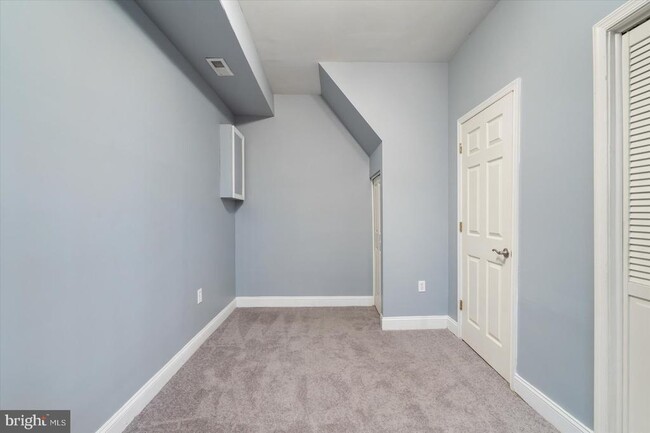 Building Photo - 104 N Patterson Park Ave