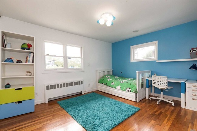 Building Photo - 924 Woodmere Dr