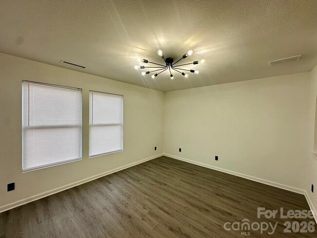 Building Photo - 340 Zander Woods Ct