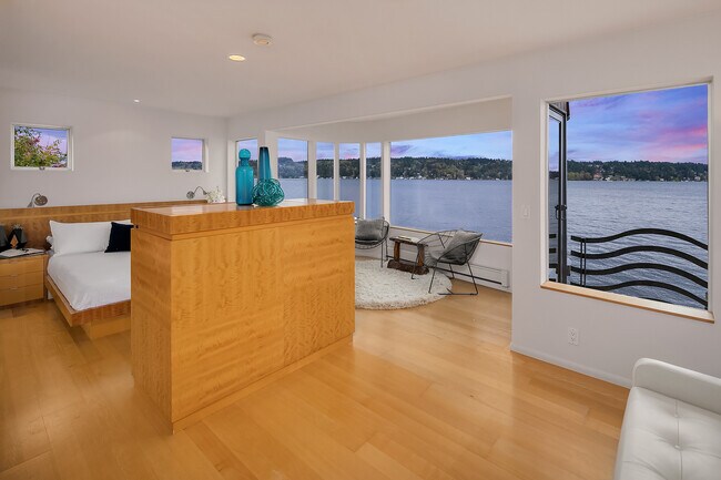 Building Photo - 10514 Riviera Pl NE