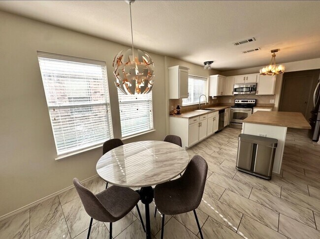 Building Photo - 224 Mulberry Dr