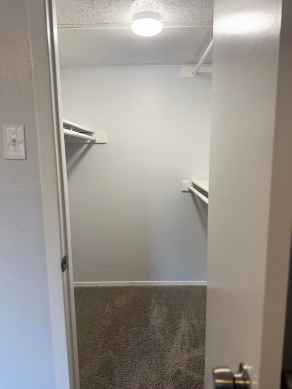 Building Photo - 883 Dublin Dr