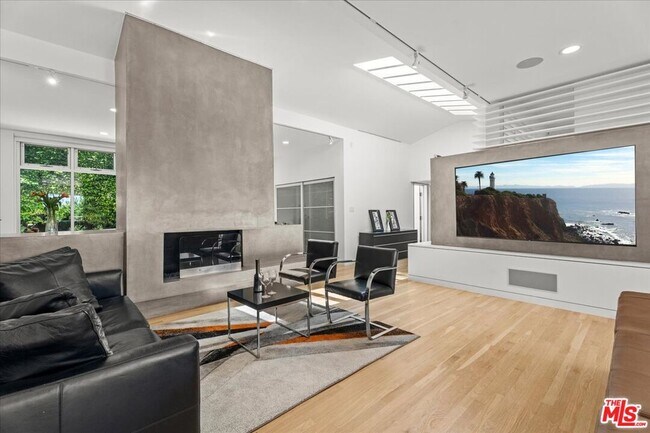 Building Photo - 3567 Woodcliff Rd
