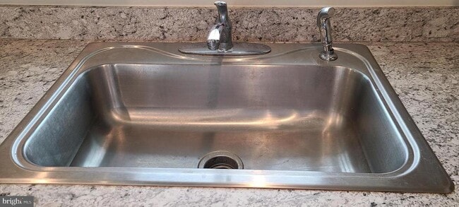 Building Photo - 1047 Wickersham Wy