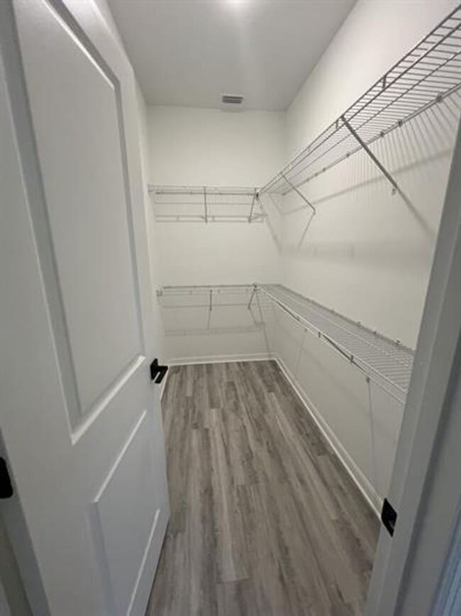 Building Photo - 4214 Santa Barbara Blvd