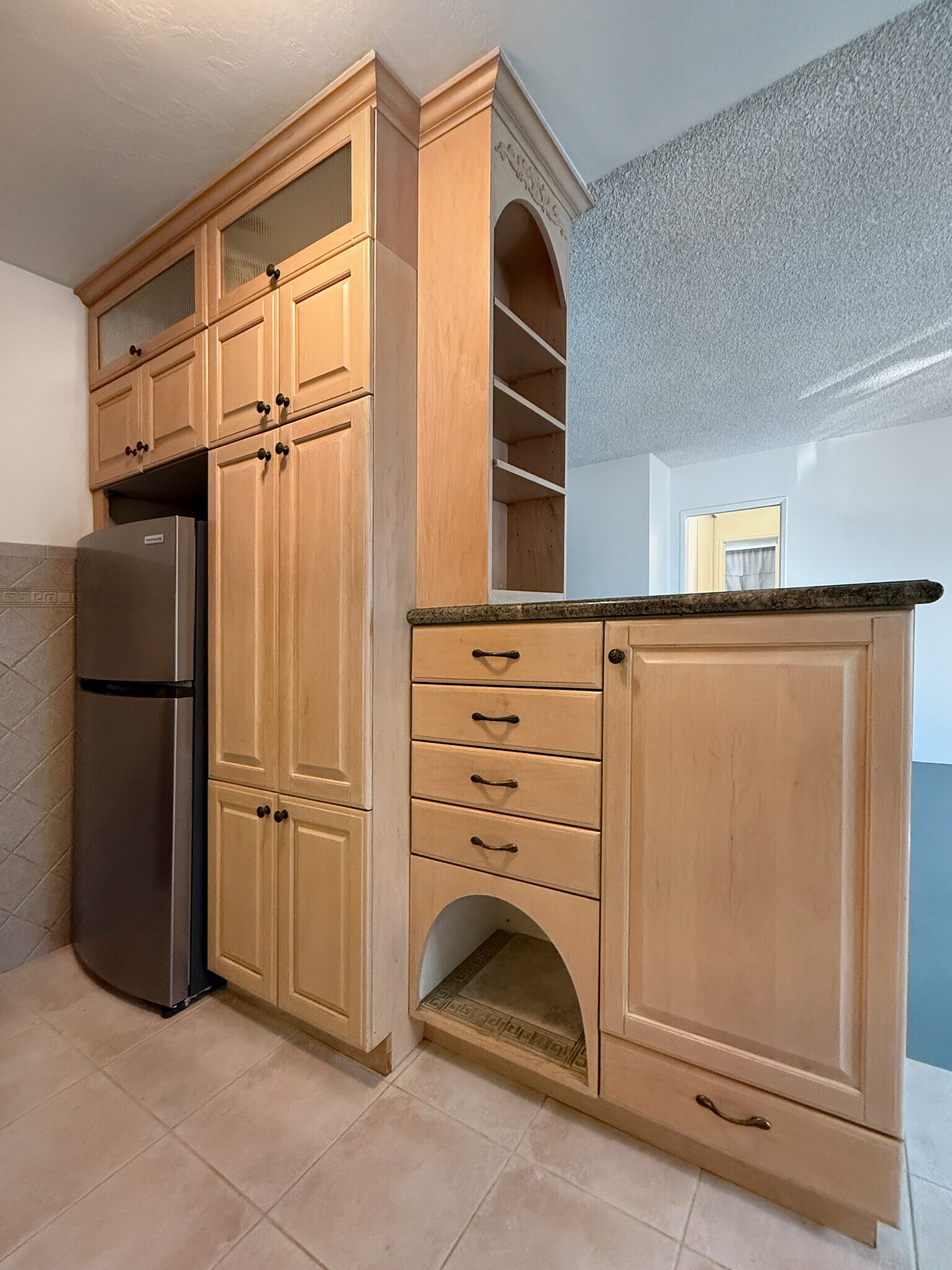 Building Photo - 250 Linden Ave