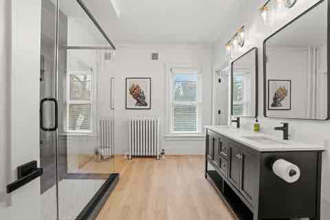 Building Photo - 2754 N Stowell Ave