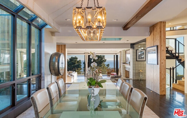 Building Photo - 3900 Villa Costera